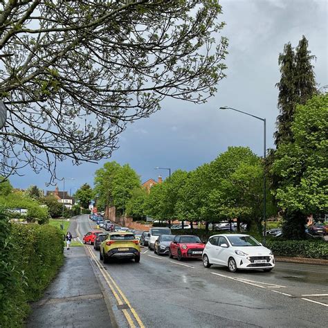 Queue Rugby Road Leamington Robin Stott Geograph Britain And Ireland