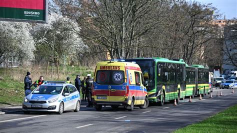 Zderzenie Dw Ch Autobus W Komunikacji Miejskiej W Szczecinie