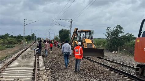 Central Railway Mega Block Causes Cancellation Of 11 Trains Passengers