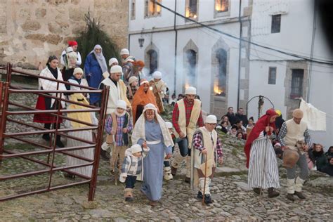 La Cuesta De La Romana De Candelario Alumbra El Nacimiento Del Ni O