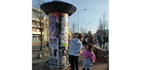 TOISON DOR Deux Colonnes Pour Laffichage