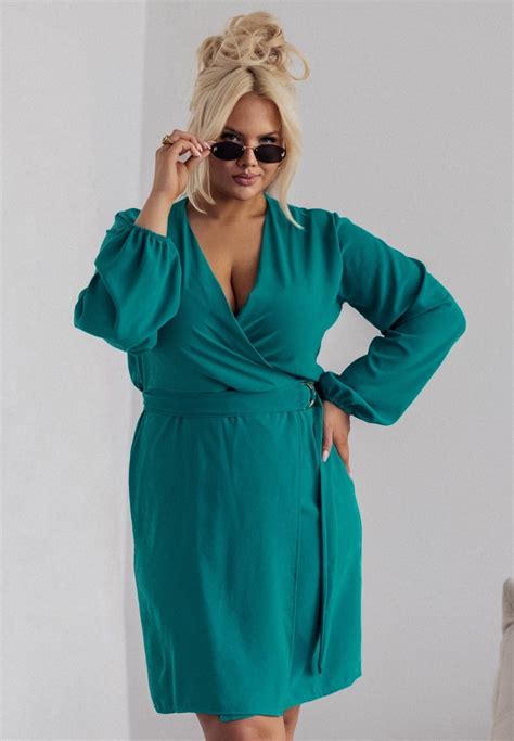 SUKIENKA PLUS SIZE Z PASKIEM I KOPERTOWYM DEKOLTEM BONI R 44 50