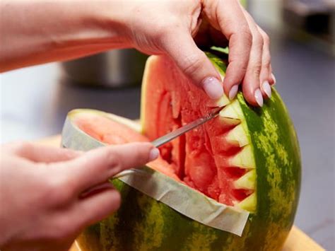 Melone Schnitzen So Gehts Schritt Für Schritt Lecker