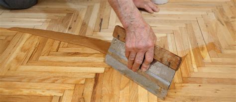 Comment réparer un parquet contrecollé en chêne Dispano