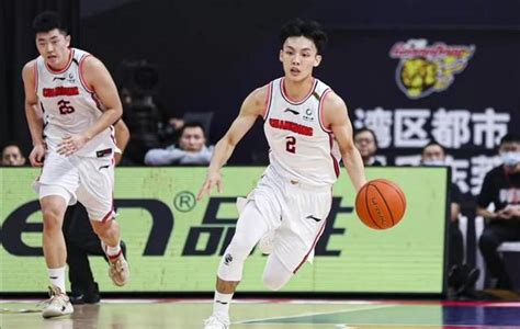 Cba6大00後球員！一人3冠在手，一人入選全明星，一人是mvp候選人 壹讀