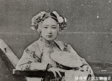 1893年晚清老照片：青楼女子眼神哀怨，旗人贵妇惊艳霸气！看看头条中华网