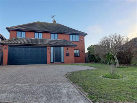 4 Bed Property For Sale In Manor Way Holland On Sea Clacton On Sea