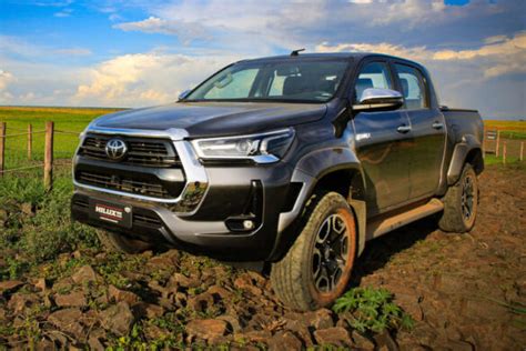 Descubra a nova Hilux 2024 inovações que transformam experiências