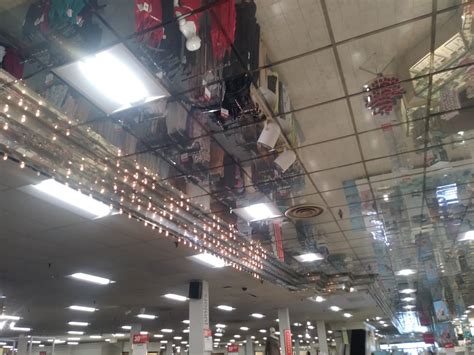 Concord Mall Mirrored Ceiling Aidan Breakie Flickr