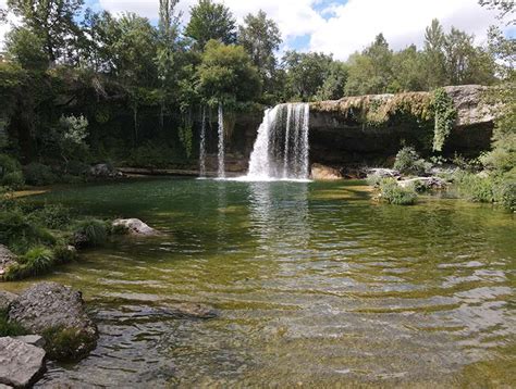 Cascada De Pedrosa De Tobalina Precioso Salto De Agua En Burgos