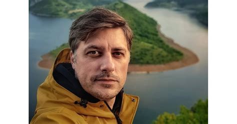 Владо Карамазов: Камен Донев разчиства лични сметки с директора на театъра