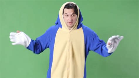 Ben Schwartz shares a spoof 'Sonic the Hedgehog' move audition | GoNintendo