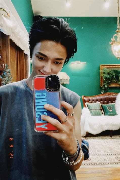 Yesung on Twitter: "امروز تعطیله؟ https://t.co/UaqDCbM24Y" / Twitter 