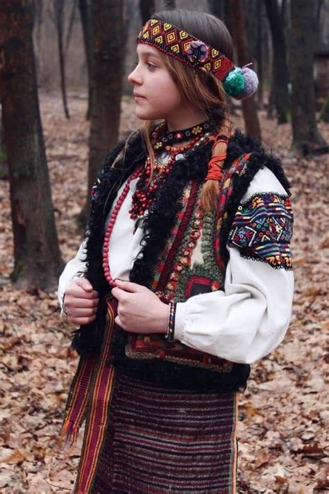 Pin By Olga Ratycz On Costume In National Clothes Ukrainian