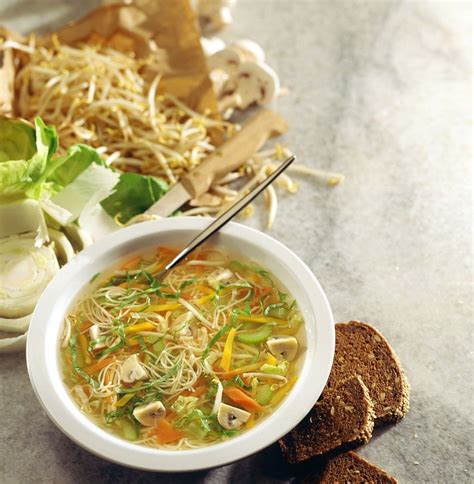 Gem Sesuppe Mit Asiatischen Nudeln Rezept Eat Smarter