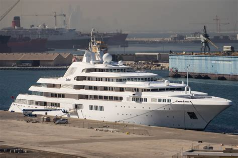 Inside DUBAI Yacht Platinum Yachts 2006 Value 500M Owner