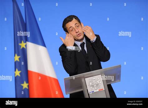 Le président français Nicolas Sarkozy prononce un discours lors d une