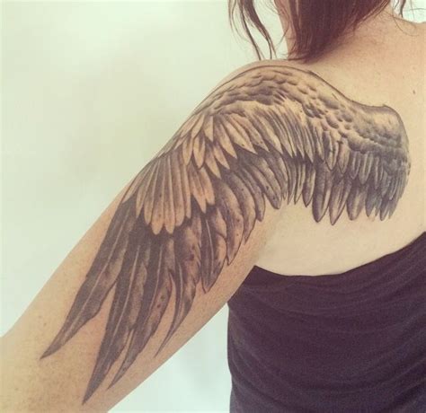 Discover 67+ wing shoulder tattoo - in.cdgdbentre