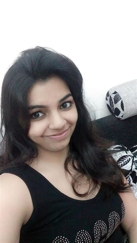 Actress Akshaya Premnath Selfie Still | Veethi