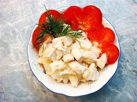 Салат из курицы с консервированным ананасом