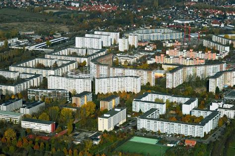 Berlin Aus Der Vogelperspektive Herbstluftbild Plattenbau Hochhaus