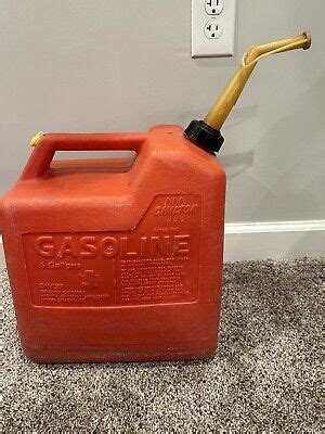 Chilton 6 Gallon Red Plastic Vented Gas Can Vintage Pre Ban P60 | eBay