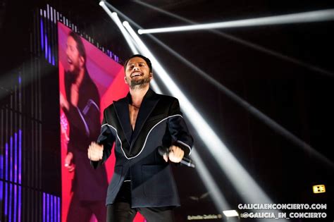 Todos los looks de Manuel Carrasco en su Tour Corazón y Flecha