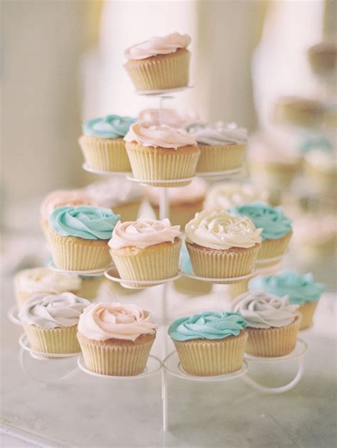 24 Wedding Cupcakes That Will Wow Your Guests