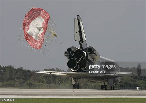 Us Space Shuttle Chute Photos And Premium High Res Pictures Getty Images