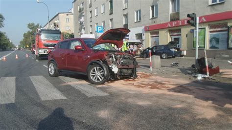 Wypadek na Żeromskiego Dwie osoby ranne w tym dziecko TVN Warszawa