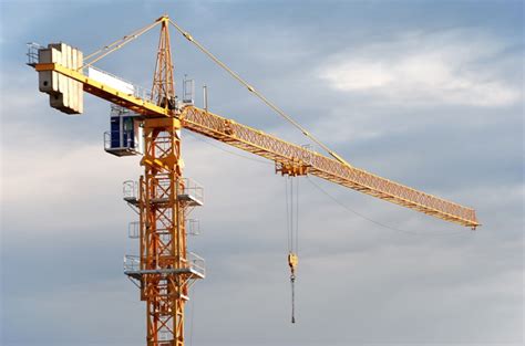 What Are The Different Types Of Cranes Used For Construction