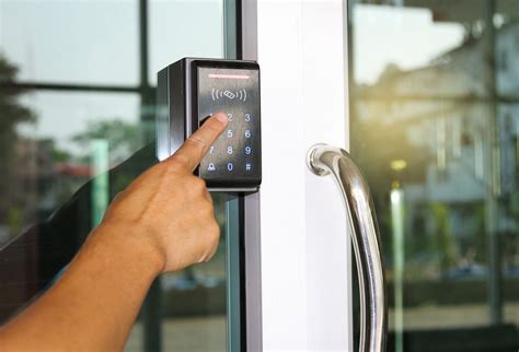 Why Should You Hire A Commercial Locksmith For Your Office