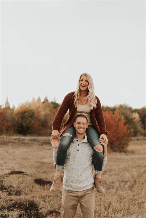 Hannah Brooke Photography Engagement Photo Outfits Fall Fall Photo