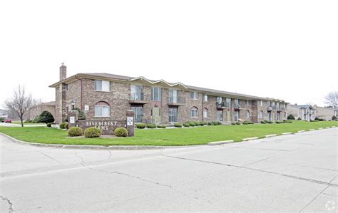 Rivercrest Arms Rivercrest Of Clinton Apartments 23560 Denton St