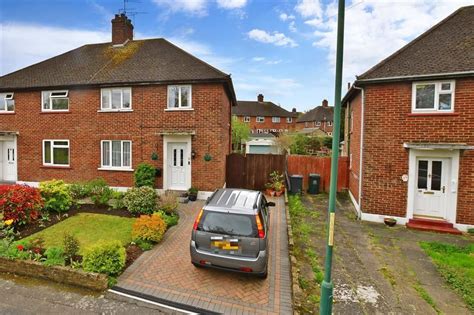 3 Bed Semi Detached House For Sale In Laburnum Avenue Dartford Kent