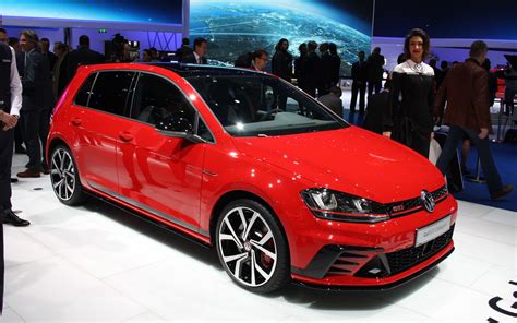 Volkswagen Golf GTI Clubsport Celebrates Hot Hatchs 40th Anniversary