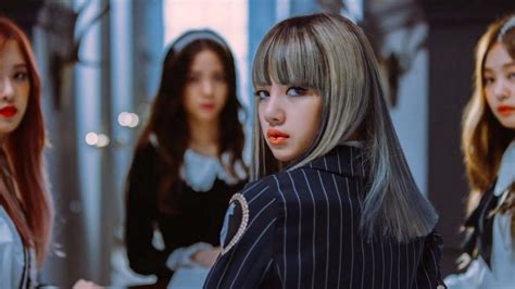 Lisa Mảnh Ghép Vô Giá Của Blackpink Elle