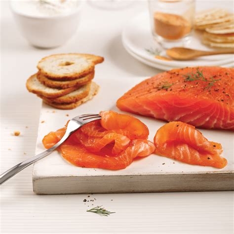 Gravlax de saumon à l érable poivre et chipotle 5 ingredients 15 minutes