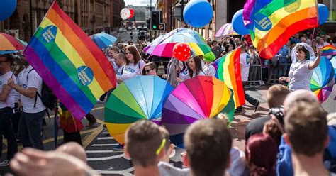 Live: Manchester Pride Big Weekend Parade - Manchester Evening News