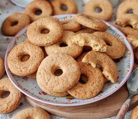 BISCOTTI CIAMBELLINE DELLA NONNA CON SEMOLA RIMACINATA Dolce Ricetta Da