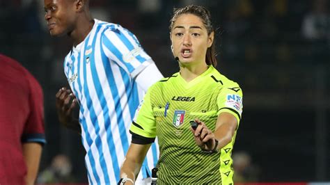 Ferrieri Caputi Ricercatrice A Bergamo E Prima Donna Arbitro In Serie