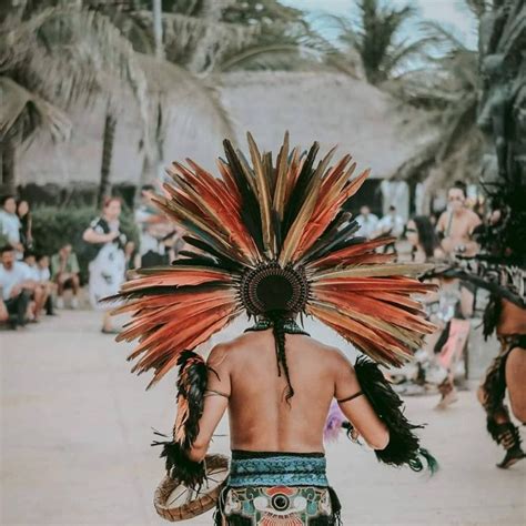 Les Mexicas sont des Aztèques venus d Amérique du Nord qui sont