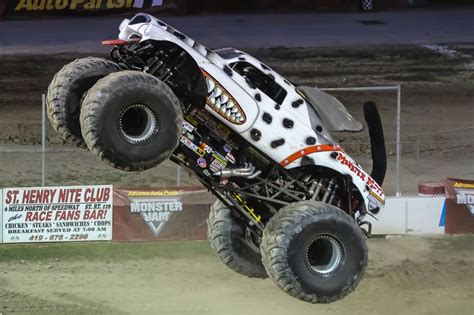 Monster Jam New Weston Ohio 2013 Sportsandmore Monster Trucks