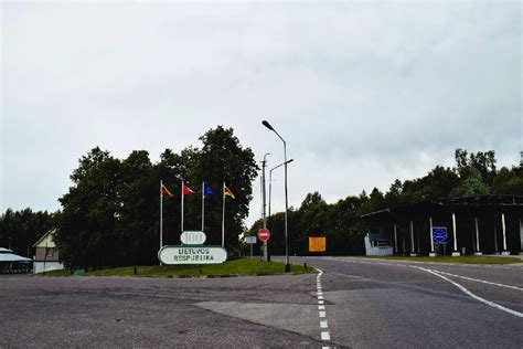 The Polish-Lithuanian border crossing with the visible entrance to ...