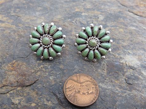 Vintage Zuni Turquoise Cluster Petit Point Post Earr Gem