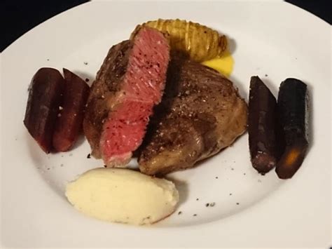 Rinderfilet Sous Vide Gegart Mit Sauce B Arnaise F Cherkartoffeln Und