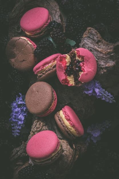 Premium Photo Photo Colorful Macaron Cakes Small French Muffins With