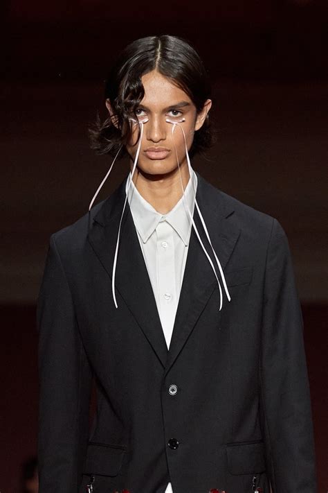 N N C M T Hot Trend C Ch Em Say M