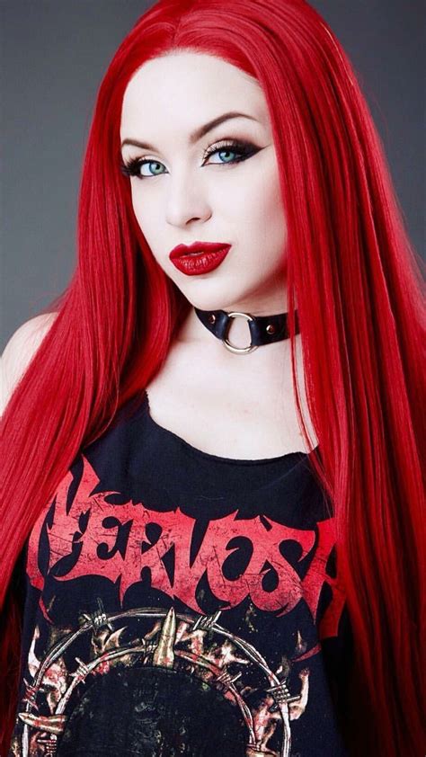 Pin By Karolina Martinez On Mujeres Góticas Red Haired Beauty Gothic