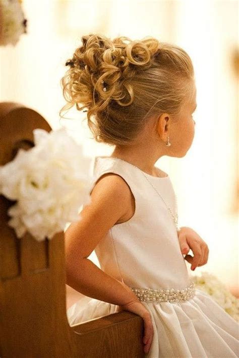 Coiffure De C R Monie Pour Petite Fille Une Jolie Coiffure Cheveux